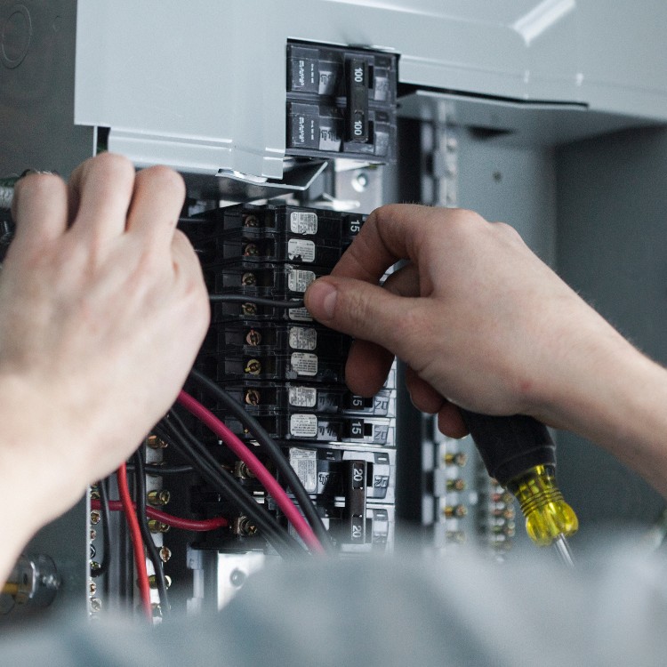Electrical services in Dracut, MA
