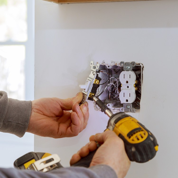 Electrical services in Dracut, MA